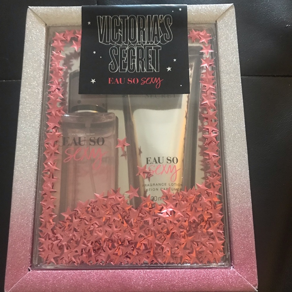 Victori’s Secret “Eau So Sexy” Gift Set